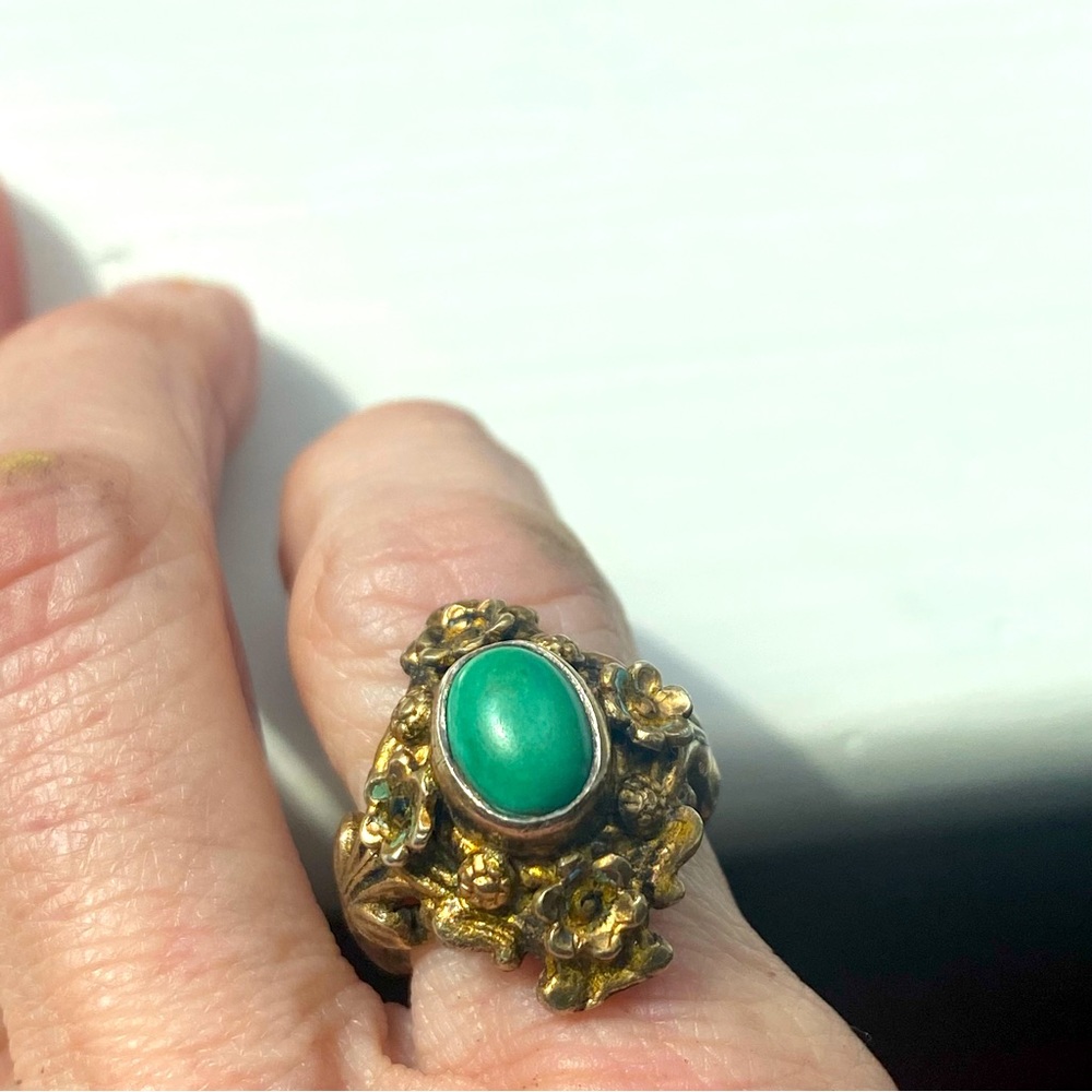 Sterling and green stone ring - Picture 2 of 11